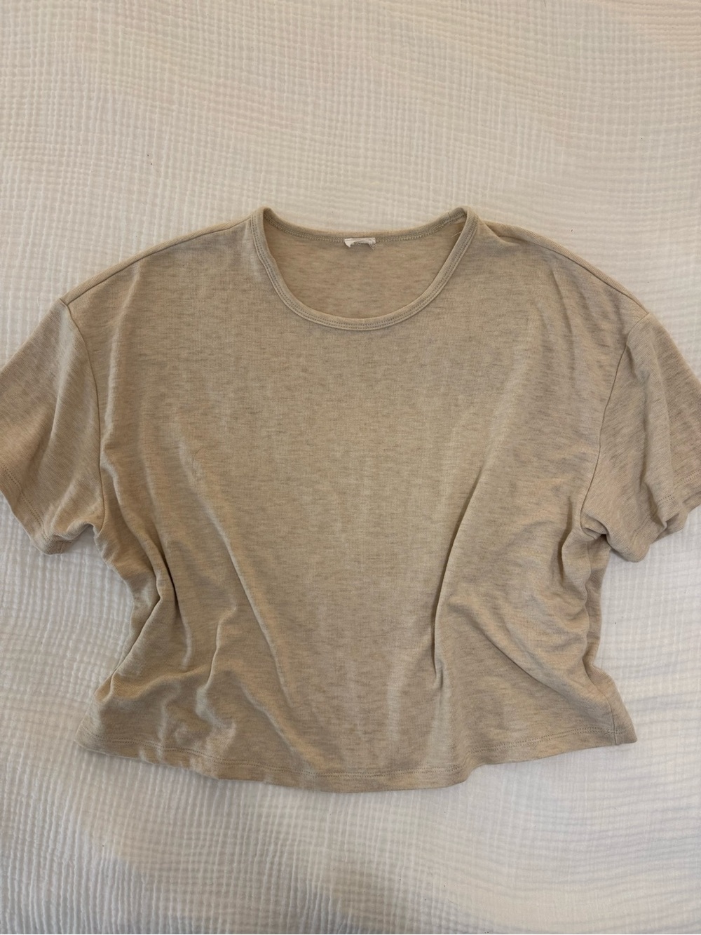 Wilfred Short-Sleeve Crewneck Tee in Beige